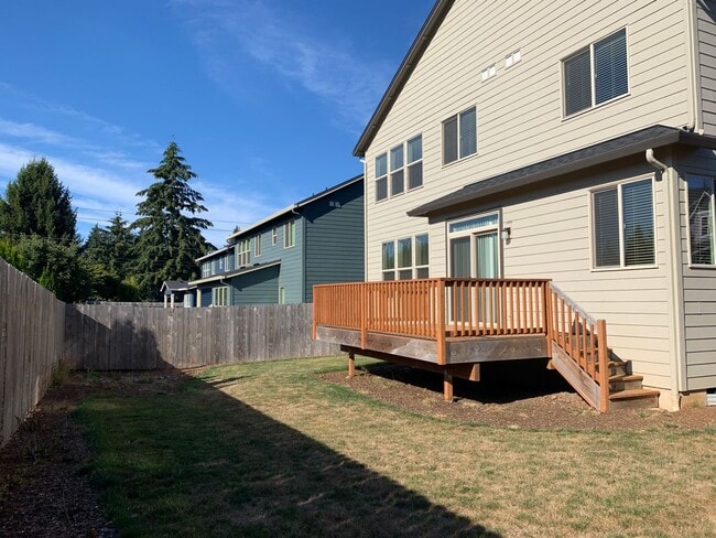 Building Photo - Beautiful 4BR in Camas! Modern Finishes! Close to Shopping & I-5! Schedule a tour today!