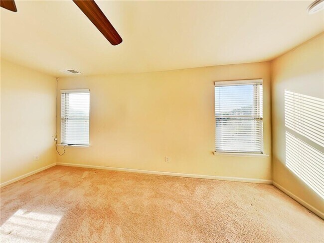 Building Photo - 1324 Little Hampton Dr