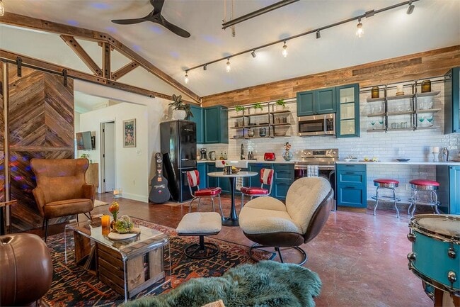 Building Photo - 5200 St Georges Green