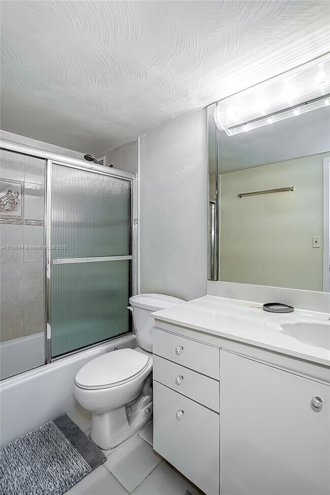 Building Photo - 2030 S Ocean Dr