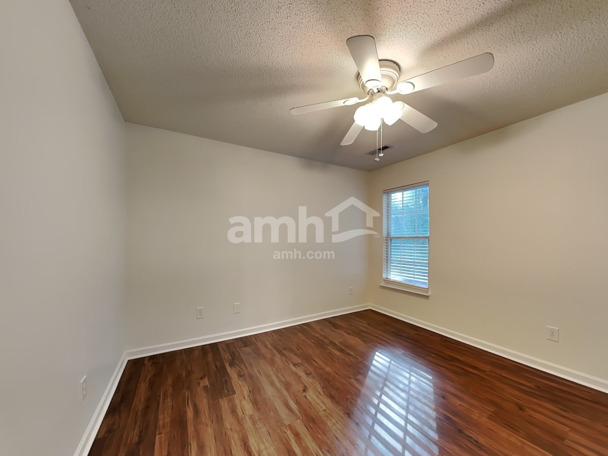 Building Photo - 316 Windsong Dr