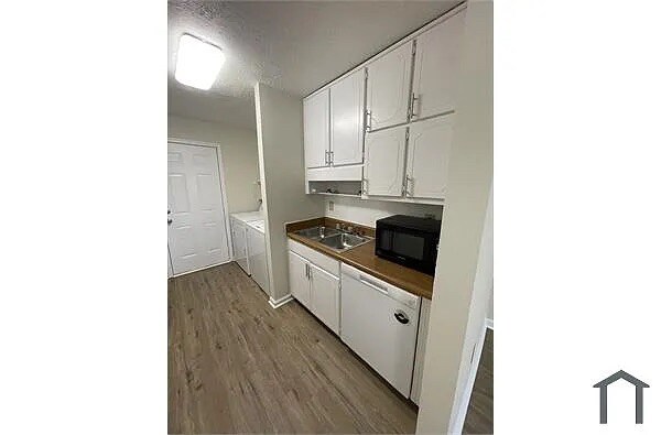 Building Photo - Room in Duplex on Glendale Ct