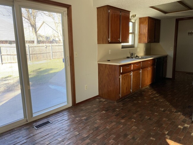 Building Photo - 541 NW 170th St