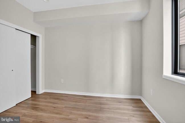 Building Photo - 381 Martin St