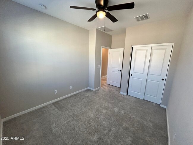 Building Photo - 740 E Lark St