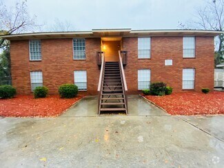 Building Photo - 2 bedroom/1 bath condo with off-street par...