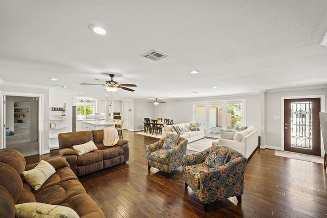 Building Photo - 4943 Cheena Dr