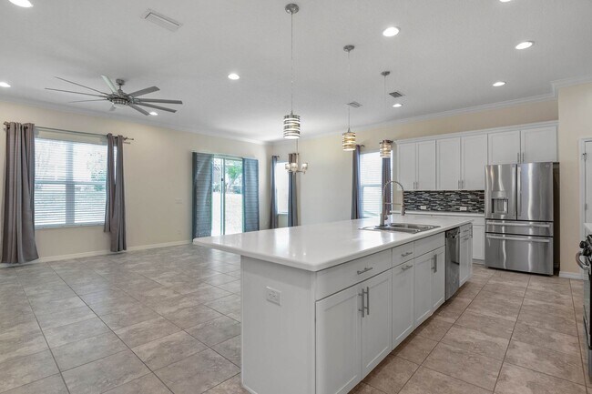 Building Photo - 4 bedroom in Apopka available now!