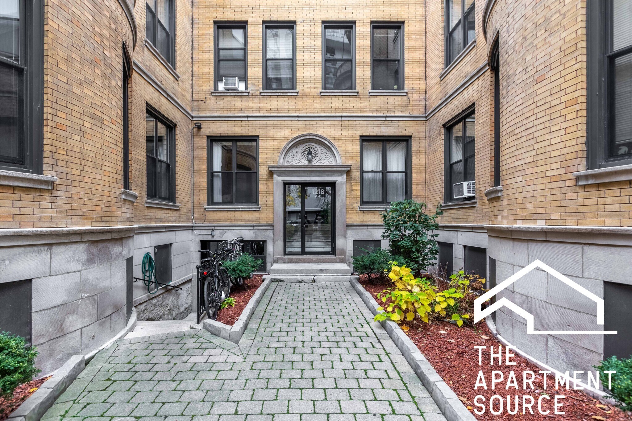 Building Photo - 1224 N Dearborn St