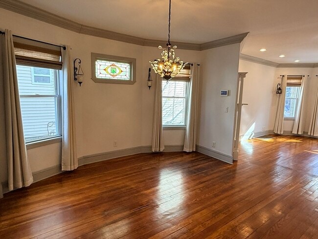 Building Photo - 96 King St