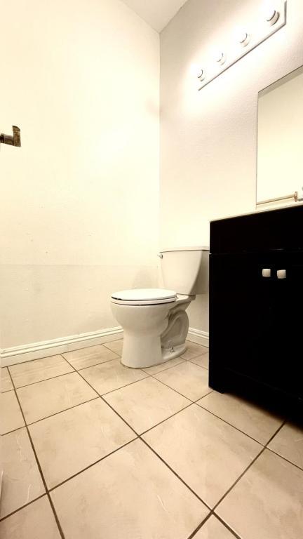 Building Photo - 1204 Walnut Grove Ave