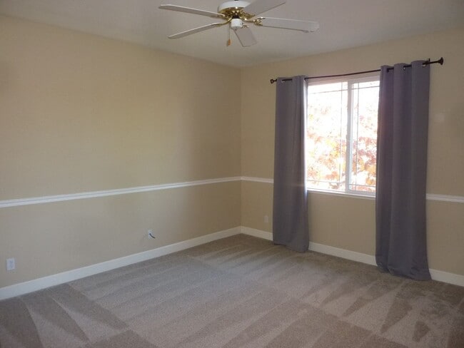 Building Photo - Stunning Single-Family House with a Backyard Oasis in a exclusive Gated Community of Serrano