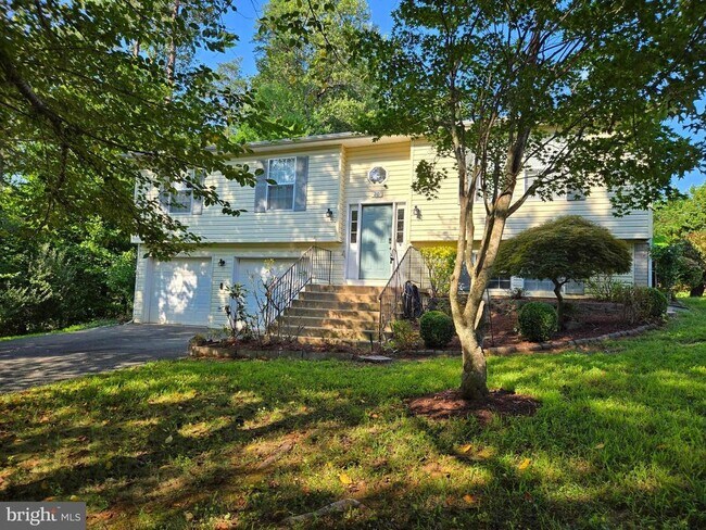Primary Photo - 20 Bonnie Lee Ct