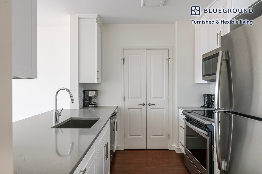 Building Photo - 100 Landsdowne St