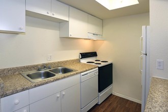 Woodbridge Apartment Homes - Phoenix, AZ | Apartment Finder