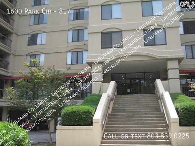 Building Photo - 1600 Park Cir