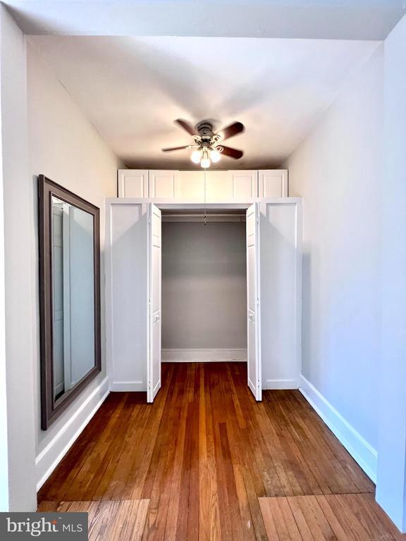 Building Photo - 1305 N Broom St