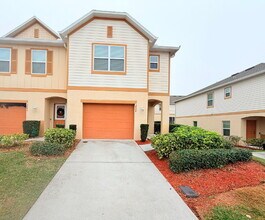 Building Photo - "Beautifully Maintained 3-Bed Townhouse with 2.5 Baths in Lakeland - Spacious 1,676 Sq. Ft.!"