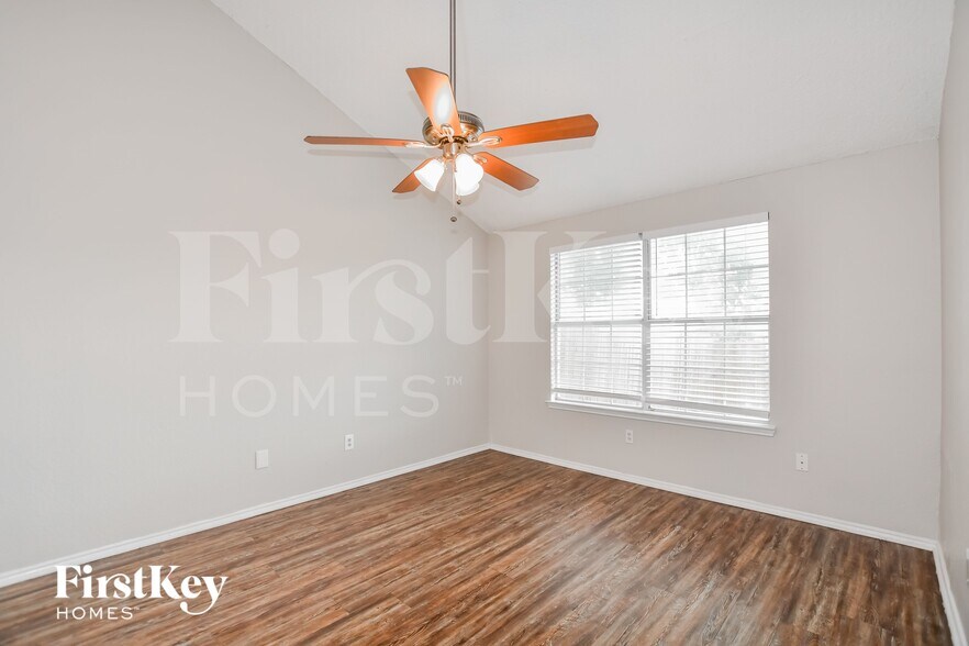 Building Photo - 5116 Wedgewood Dr