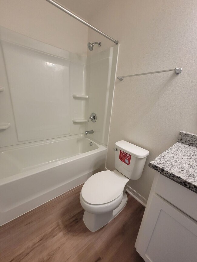 Building Photo - Brand New 3 bed 2.5 bath in beautiful Mirabella neighborhood in Davenport