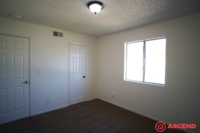 Building Photo - 804 Karma Ct