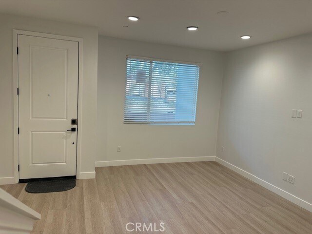 Building Photo - 828 S Harbor Blvd