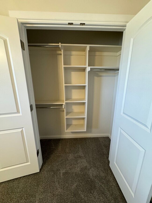 Building Photo - Duplex in Newcastle