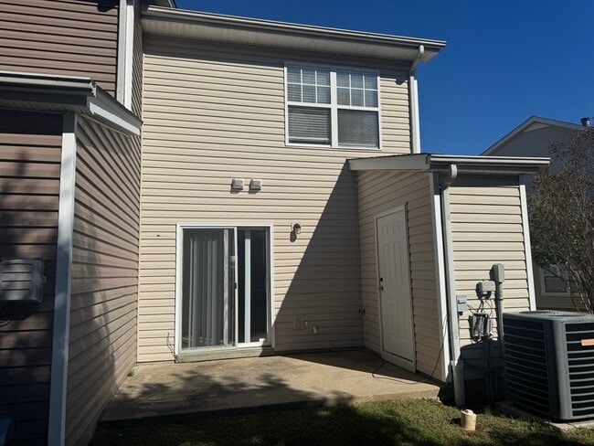 Building Photo - Great 2BR Townhome in Bellevue