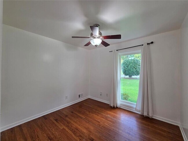 Building Photo - 762 Lancelot Dr