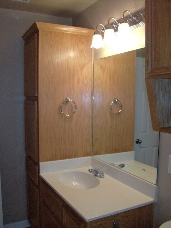 Building Photo - Spacious 3-Bedroom Duplex Near Clear Creek...