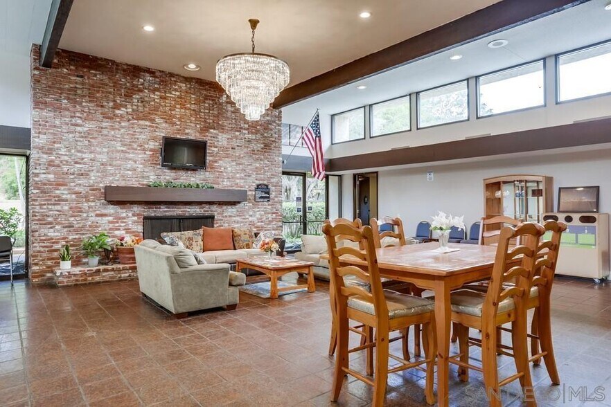 Building Photo - 6202 Friars Rd