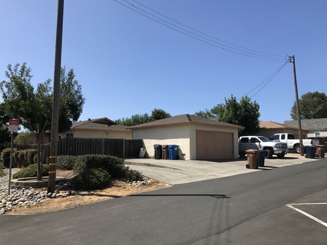 Building Photo - Downtown Benicia Duplex