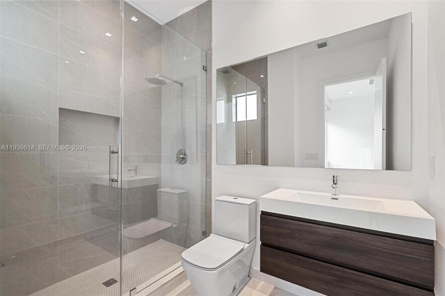 Building Photo - 10536 NW 67th Ter