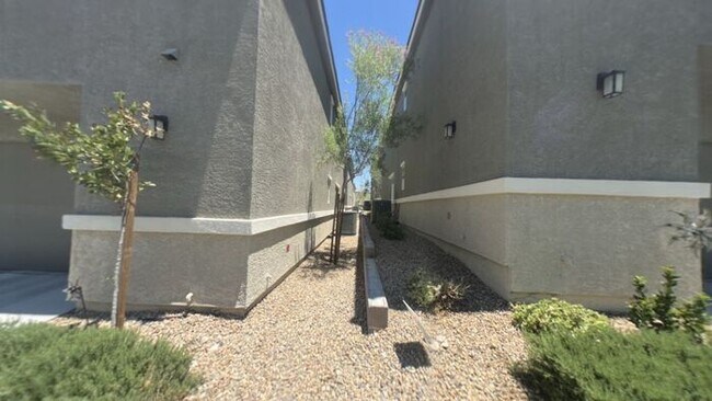 Building Photo - Charming 3-Bedroom Home with Modern Comforts
