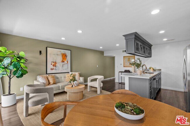 Building Photo - 2700 Cahuenga Blvd