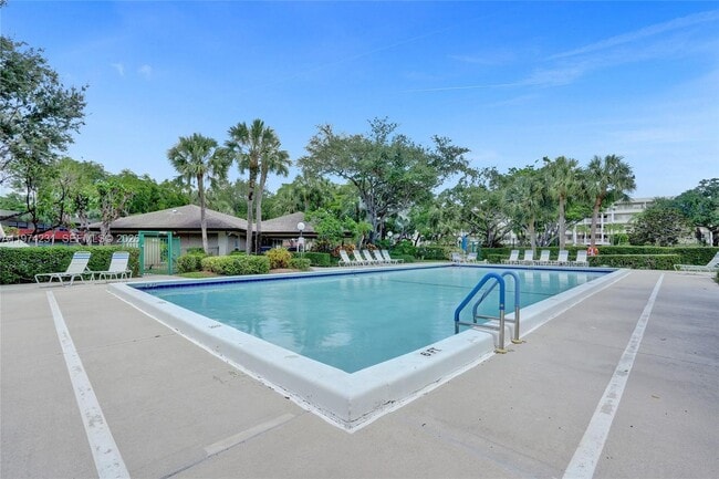 Building Photo - 805 Cypress Blvd