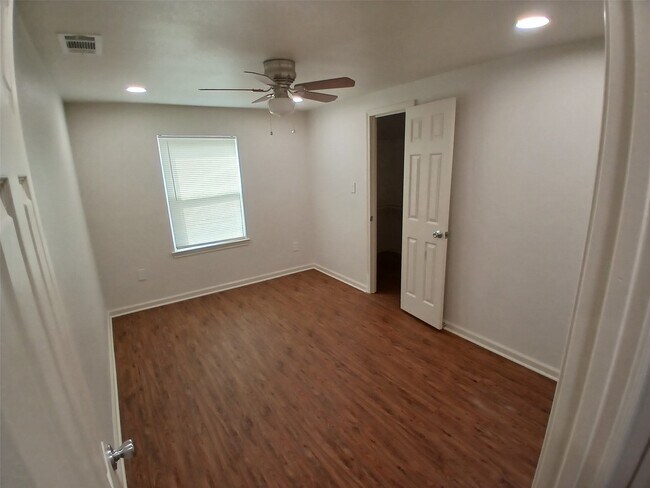 Building Photo - 503 Windmere Cir