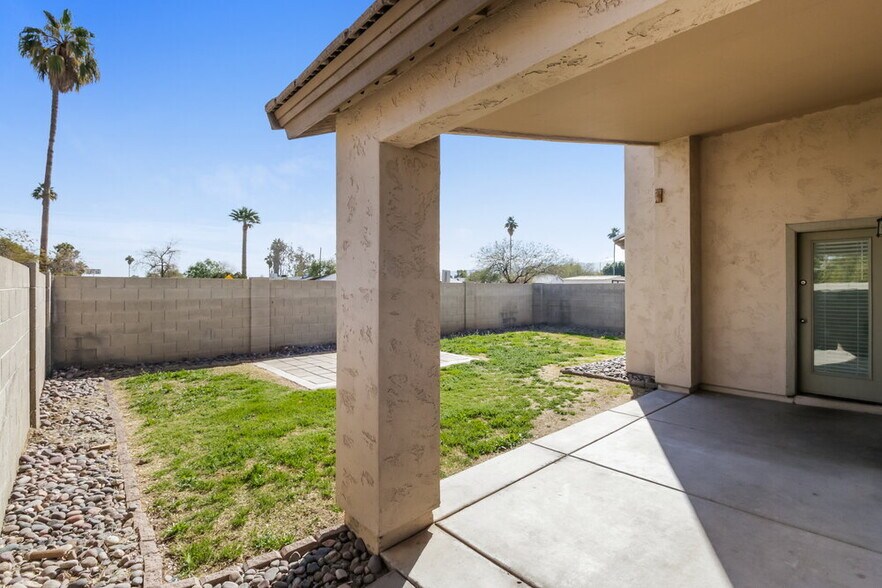 Building Photo - 5605 S 11th Pl