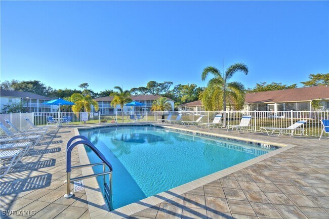 Building Photo - 2330 Naples Trace Cir