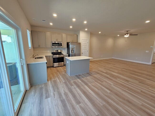 Building Photo - 1522 Yellowwood Ct