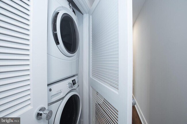 Building Photo - 817 N 20th St