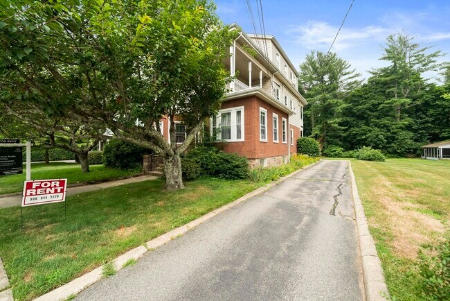 Building Photo - 48 Seaver St