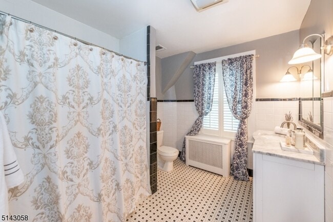 Building Photo - 276 Bay Ave