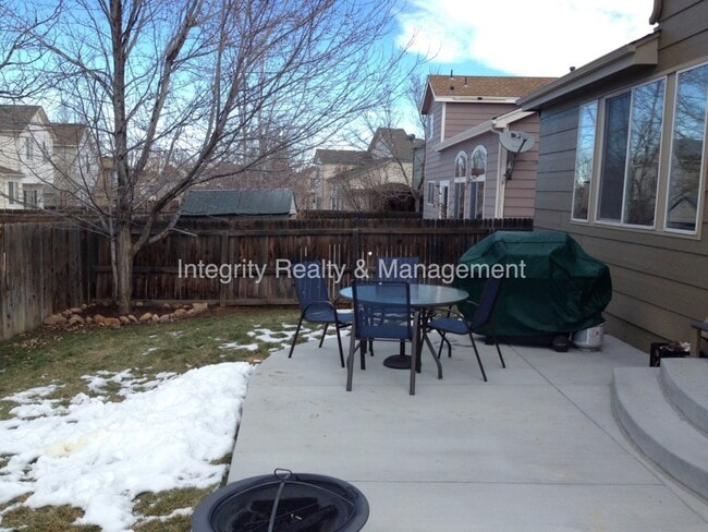 Building Photo - 305 Dunhill St