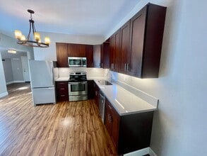 Building Photo - Prime Location! Modern 2BD/1 BA with A/C & EV Charging Steps from Mississippi