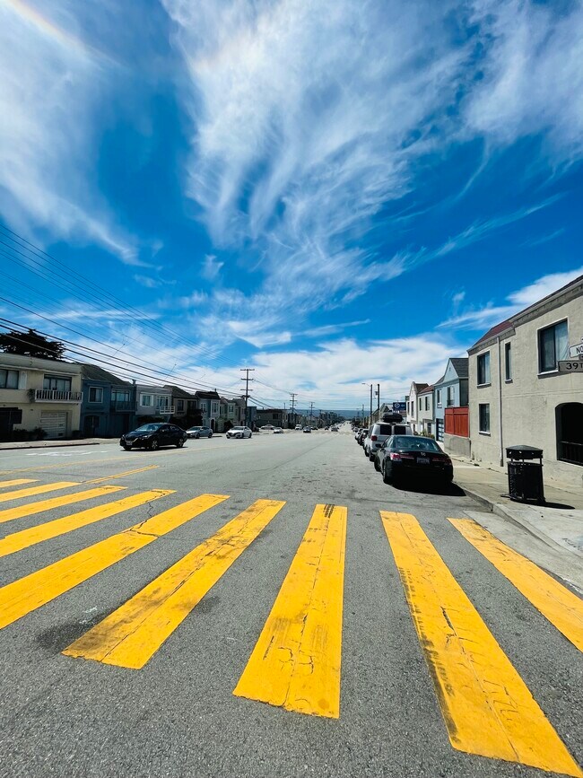 Building Photo - 1798 39th Ave