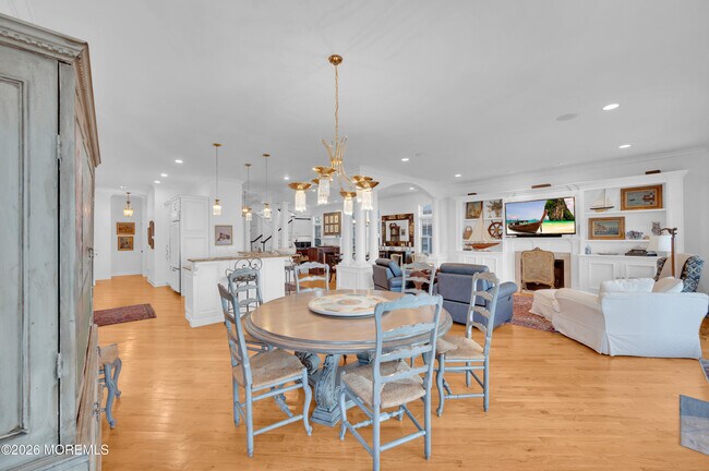 Building Photo - 619 Beacon Blvd