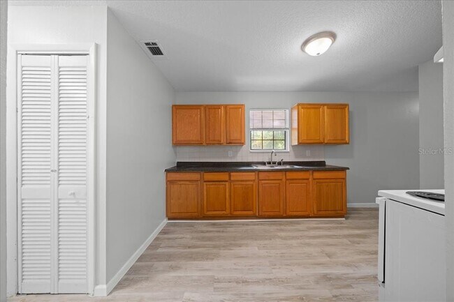 Building Photo - 4103 Holly Hill