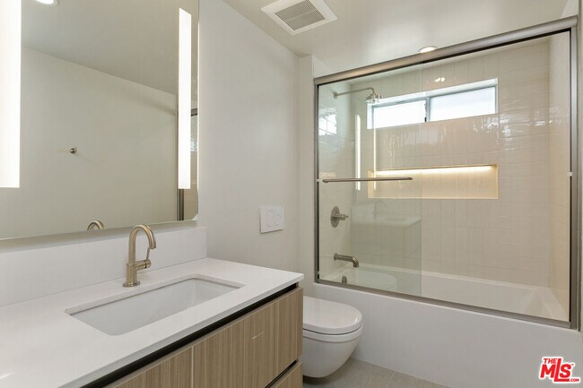 Building Photo - 11837 Mayfield Ave