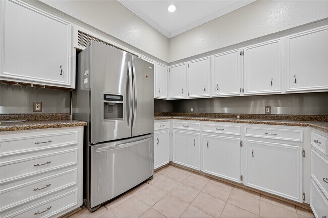 Building Photo - 4426 Basswood Ln